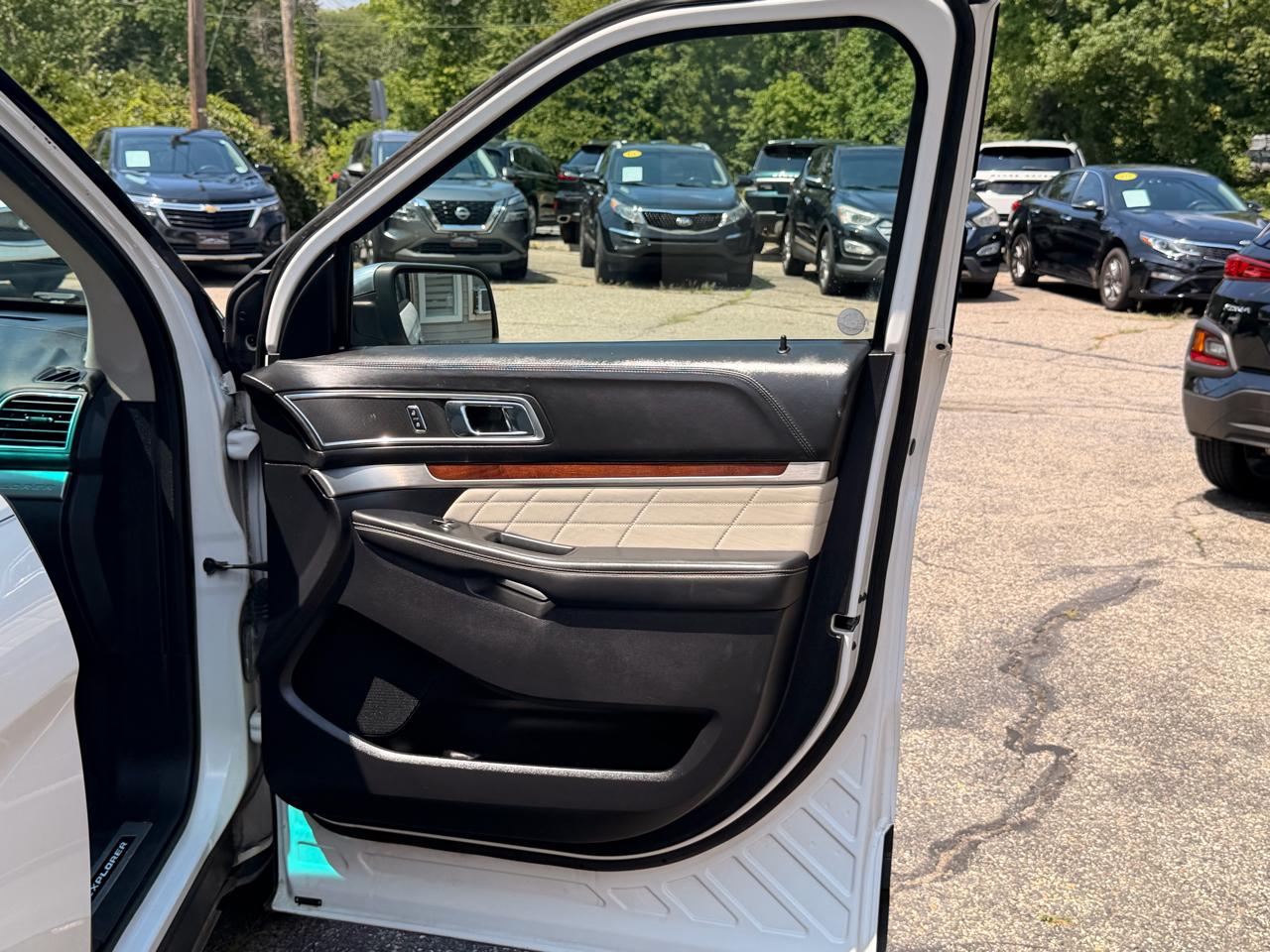 Ford Explorer 4WD 4dr Platinum 2016