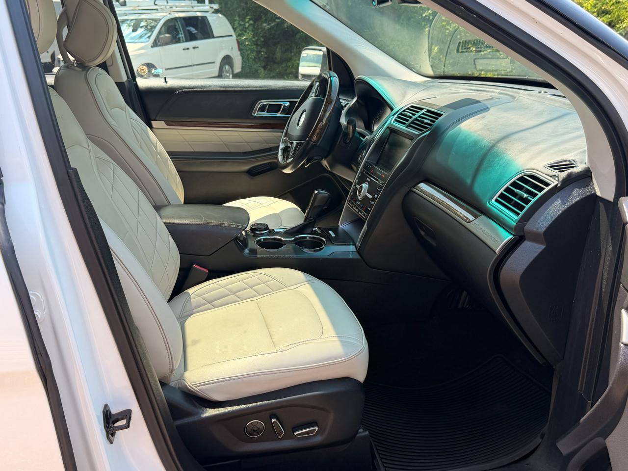 Ford Explorer 4WD 4dr Platinum 2016