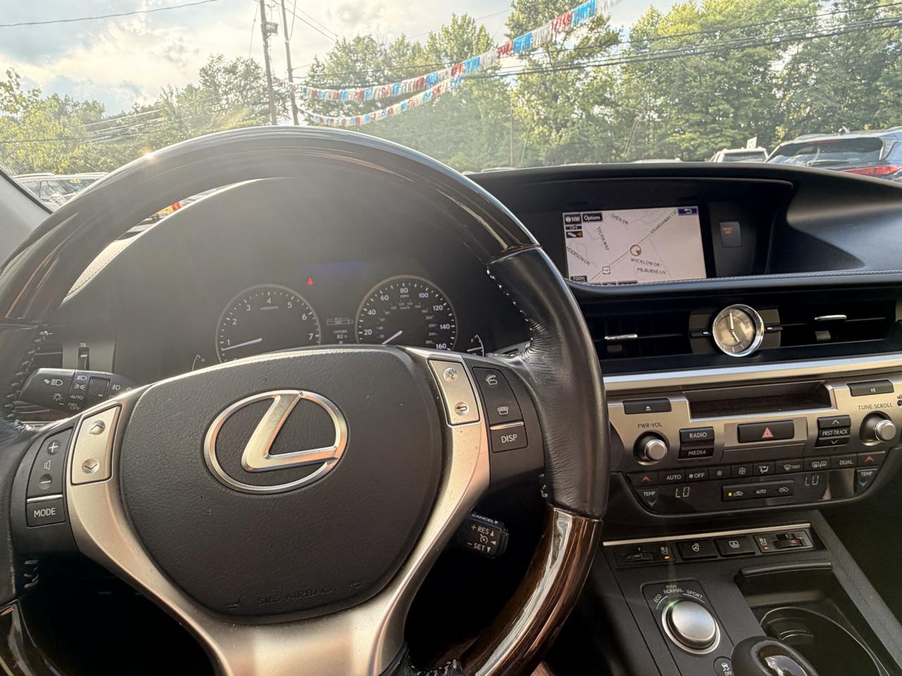Lexus ES 350 4dr Sdn 2015