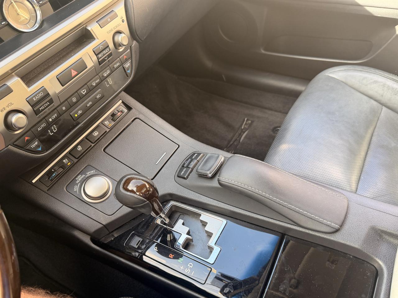 Lexus ES 350 4dr Sdn 2015