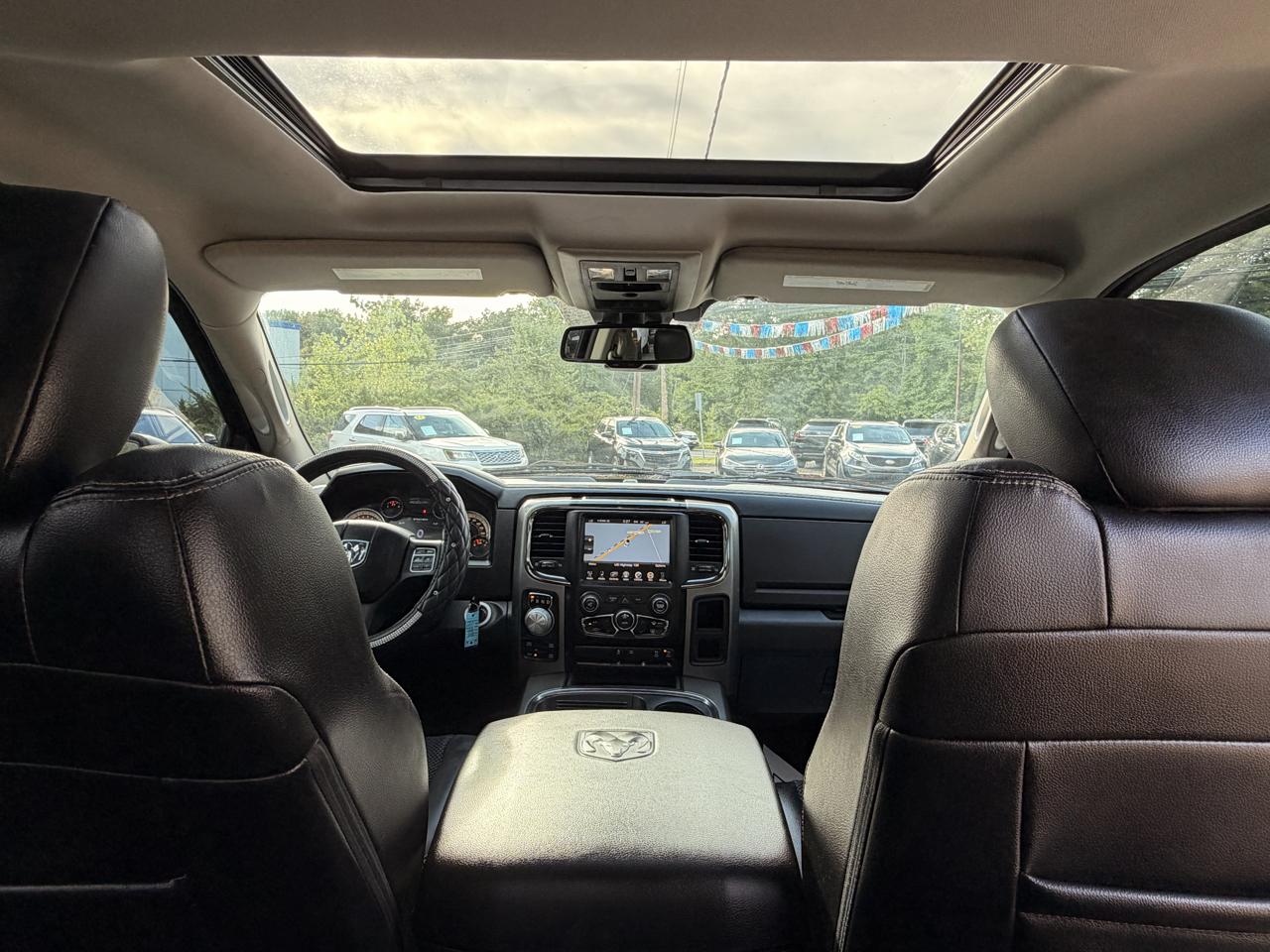 RAM 1500 4WD Crew Cab 140.5" Sport 2016