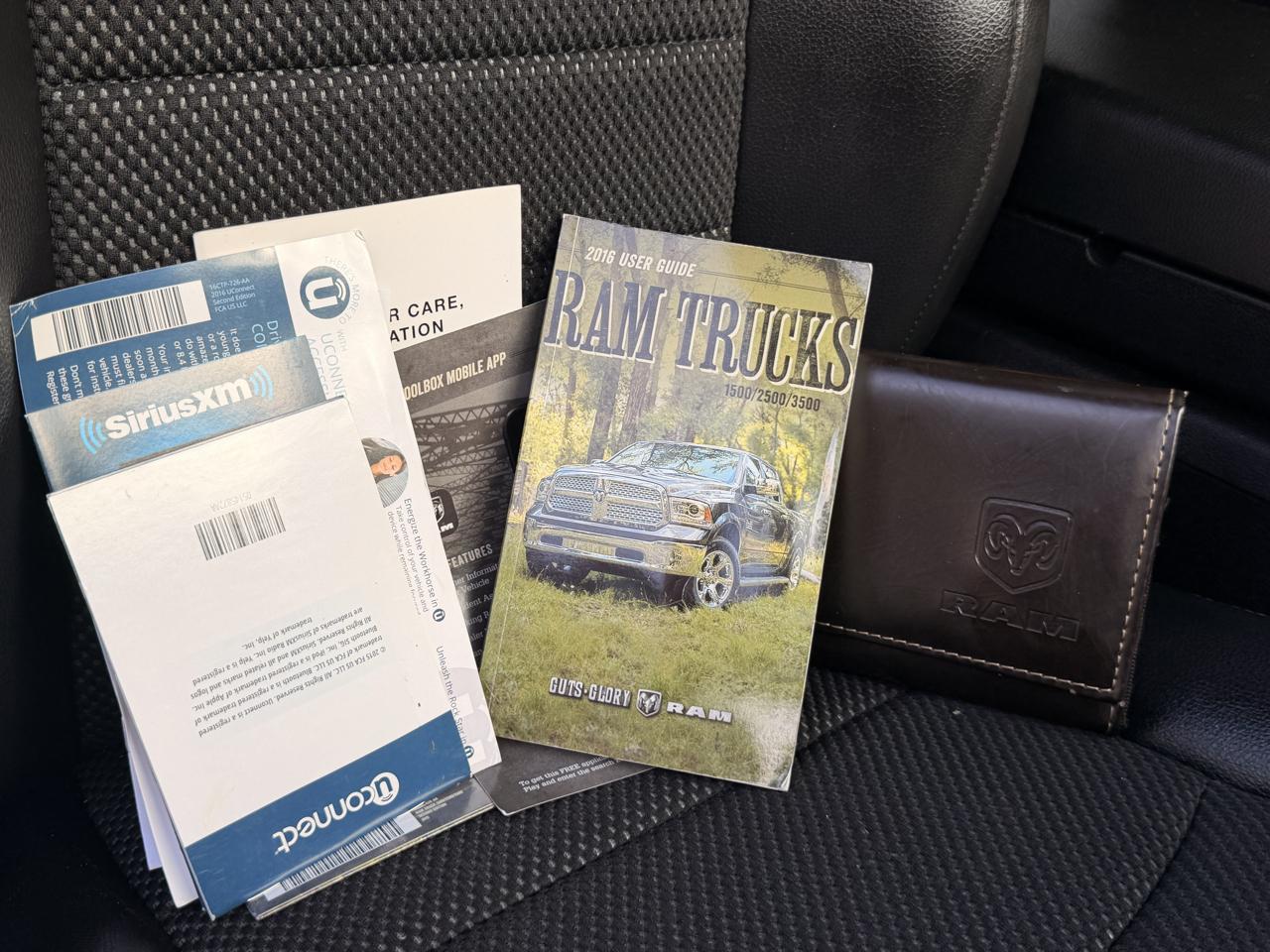 RAM 1500 4WD Crew Cab 140.5" Sport 2016