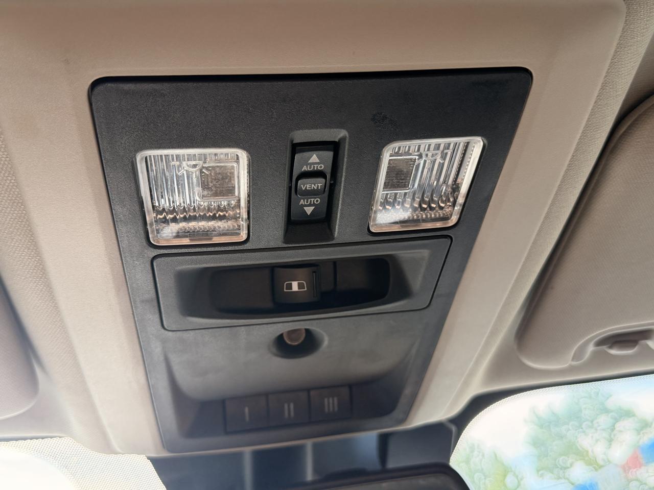 RAM 1500 4WD Crew Cab 140.5" Sport 2016