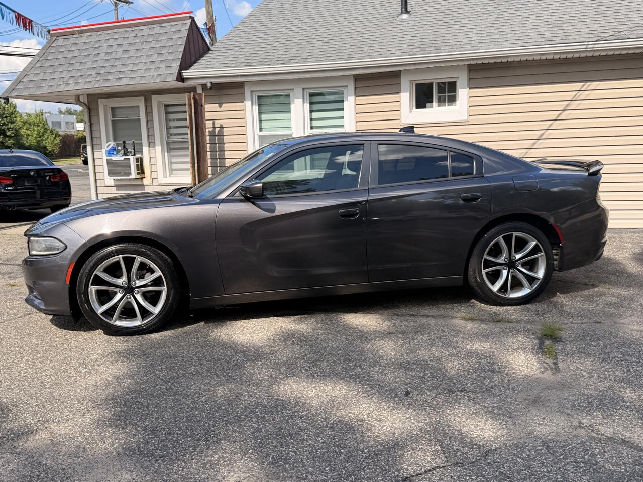 Dodge Charger 4dr Sdn SXT RWD 2015