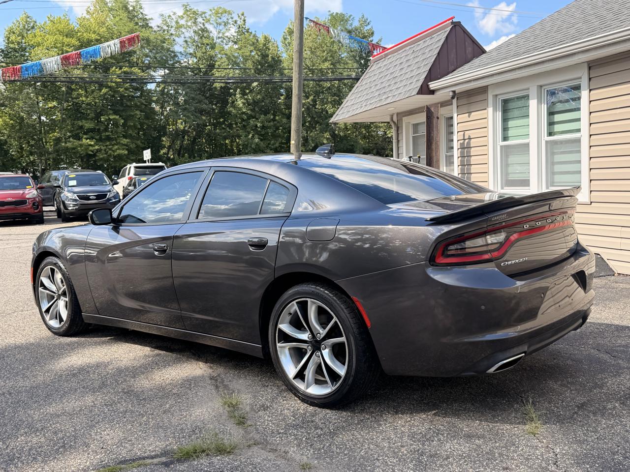 Dodge Charger 4dr Sdn SXT RWD 2015
