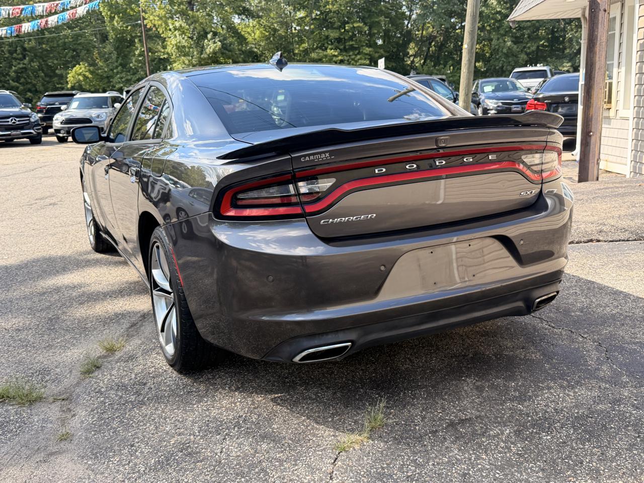 Dodge Charger 4dr Sdn SXT RWD 2015