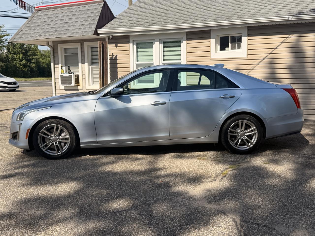 Cadillac CTS Sedan 4dr Sdn 2.0L Turbo Luxury AWD 2017
