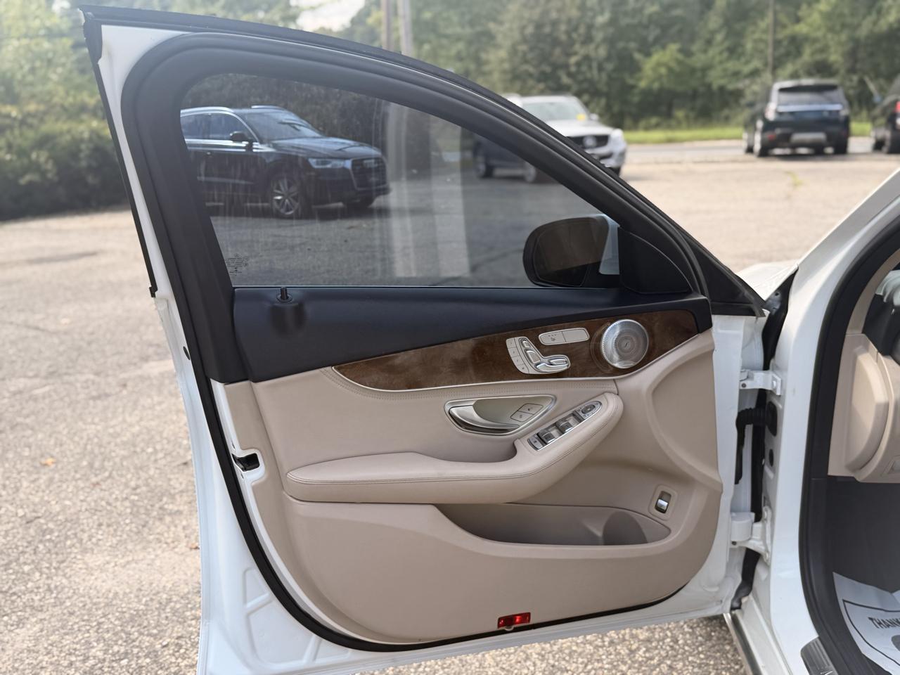 Mercedes-Benz C-Class 4dr Sdn C 300 4MATIC 2015
