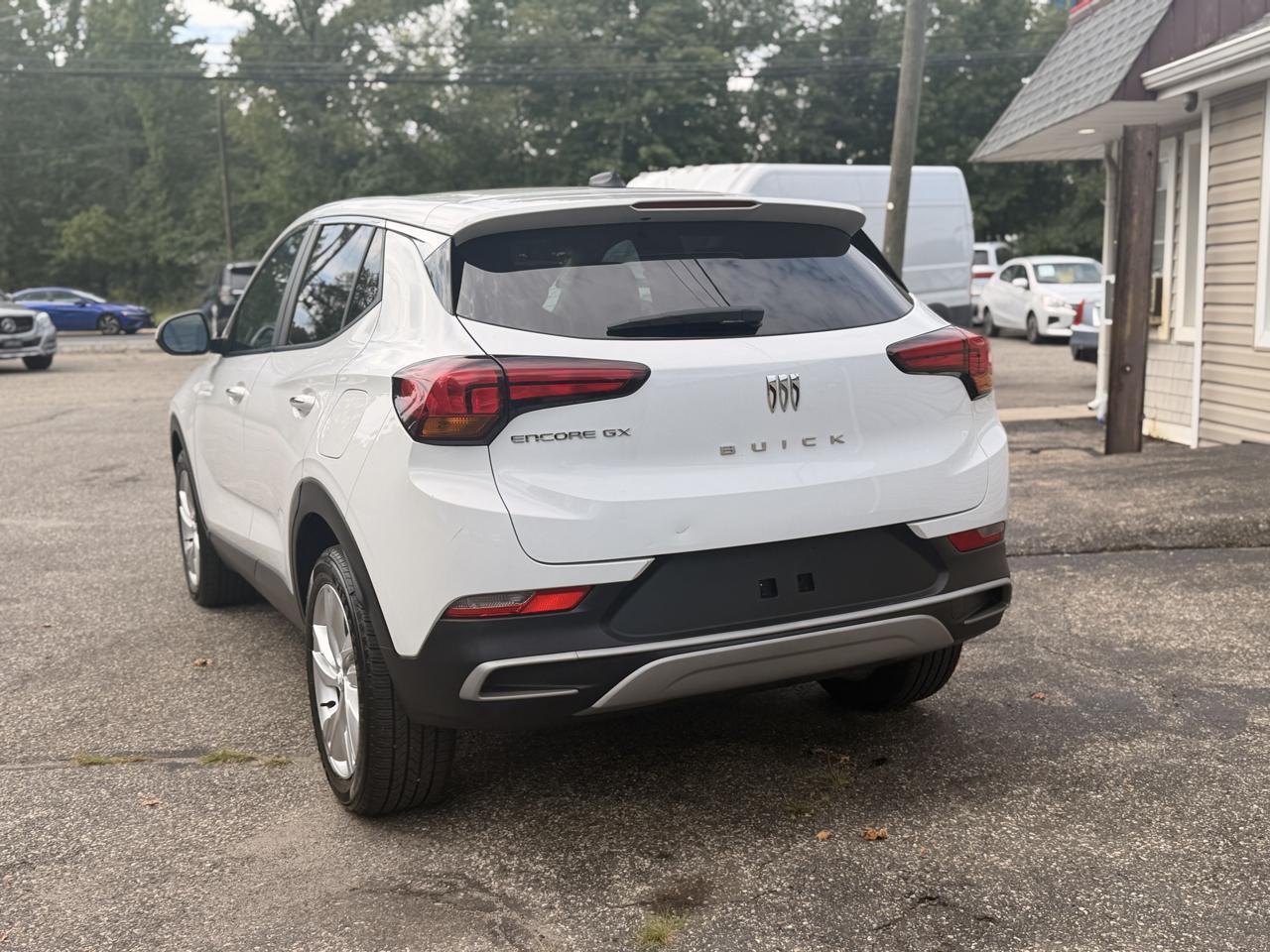 Buick Encore GX FWD 4dr Preferred 2024