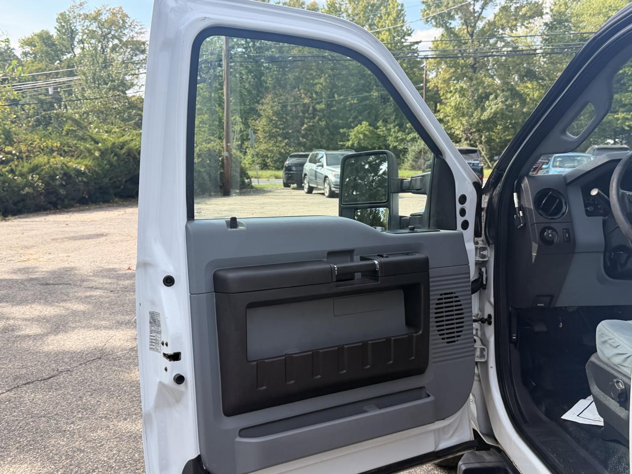 Ford Super Duty F-250 SRW XL 2WD Reg Cab 8' Box 2016