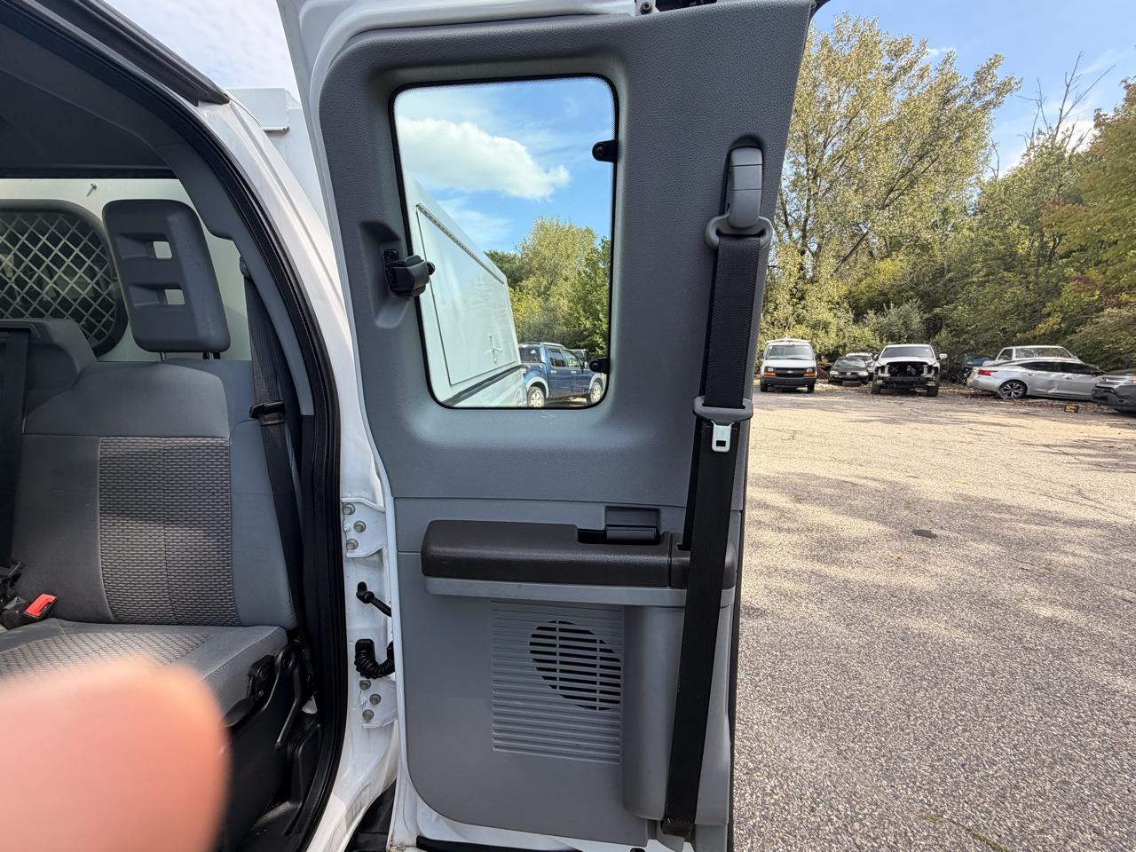 Ford Super Duty F-250 SRW XL 2WD Reg Cab 8' Box 2016