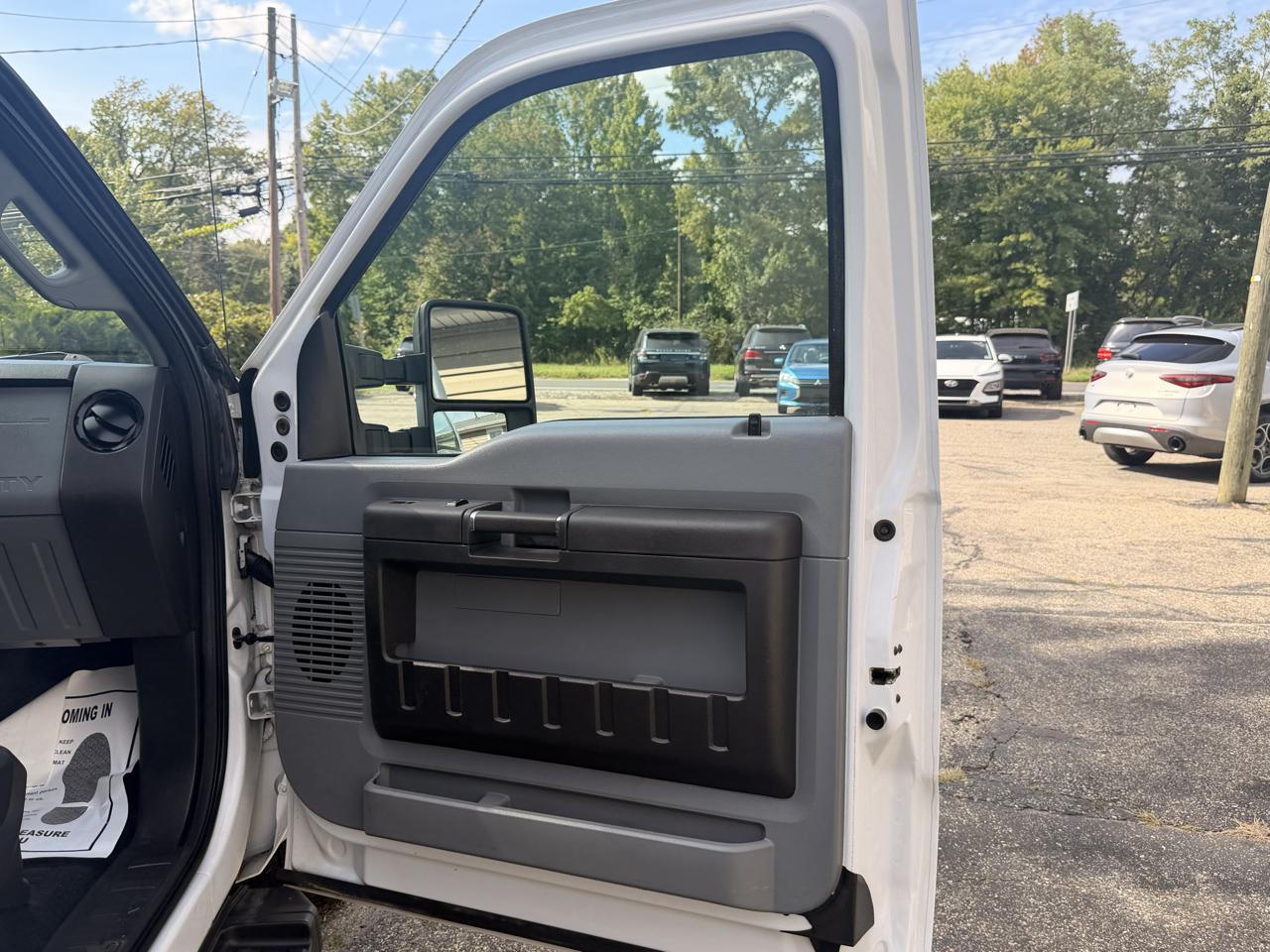 Ford Super Duty F-250 SRW XL 2WD Reg Cab 8' Box 2016