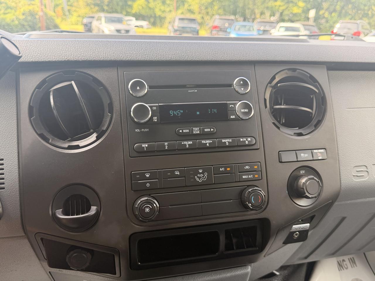 Ford Super Duty F-250 SRW XL 2WD Reg Cab 8' Box 2016