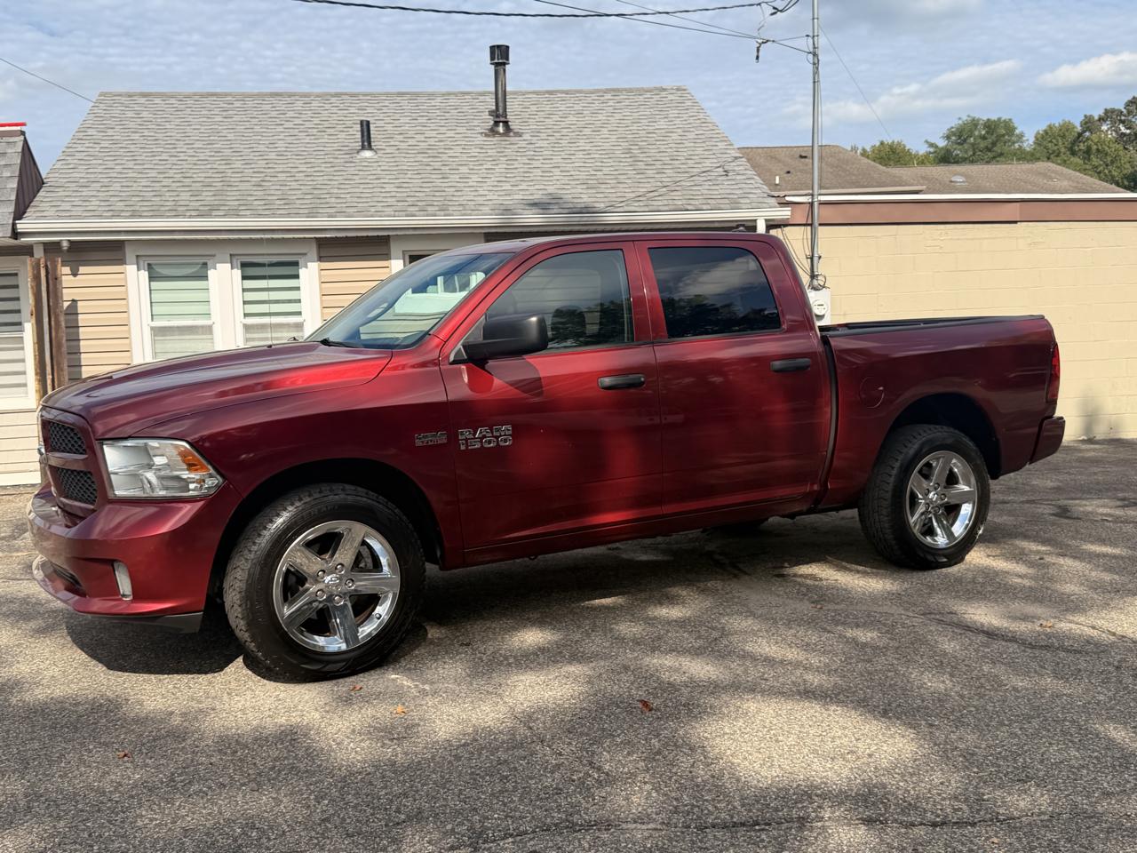 RAM 1500 4WD Crew Cab 140.5" Express 2013