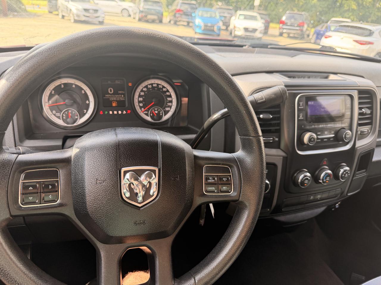 RAM 1500 4WD Crew Cab 140.5" Express 2013