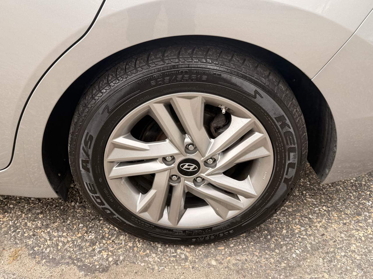 Hyundai Elantra SEL IVT 2020