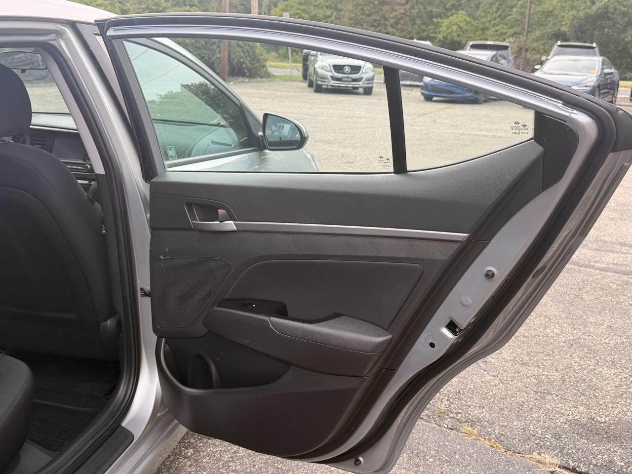 Hyundai Elantra SEL IVT 2020
