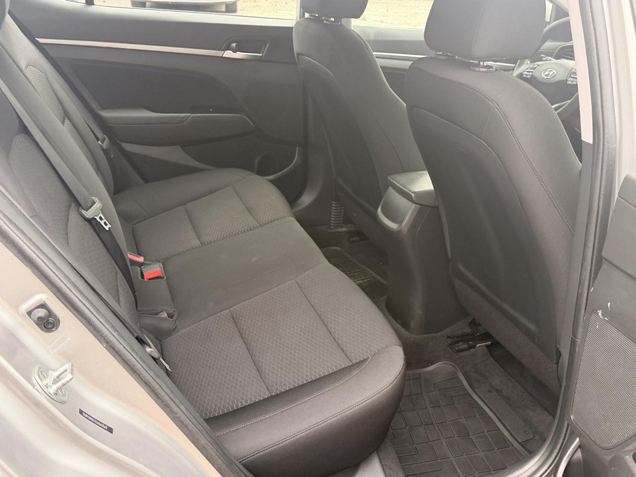 Hyundai Elantra SEL IVT 2020