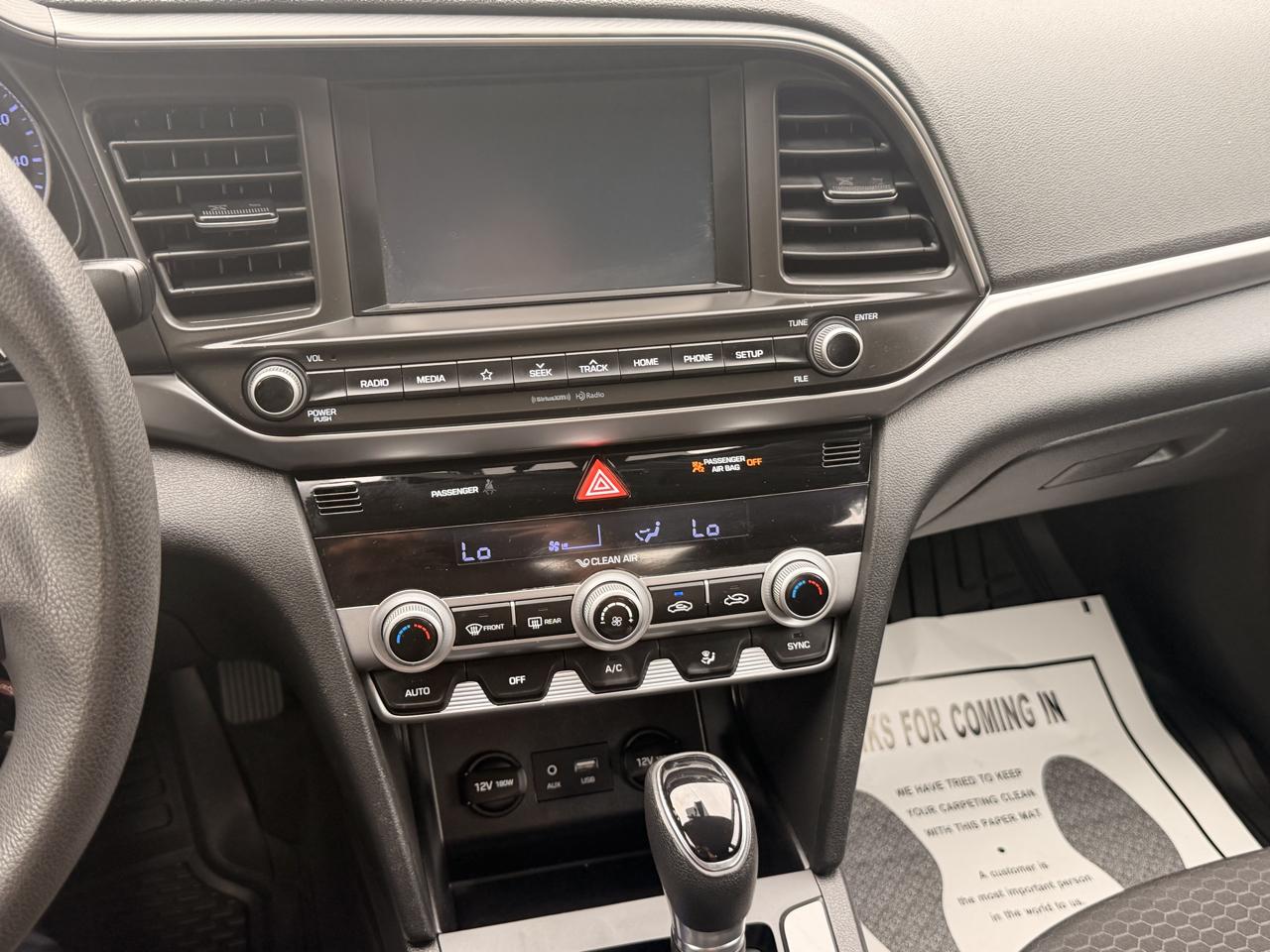 Hyundai Elantra SEL IVT 2020