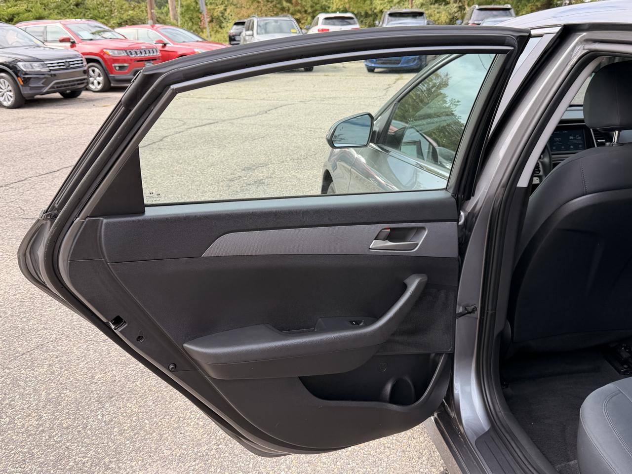 Hyundai Sonata SE 2.4L 2019