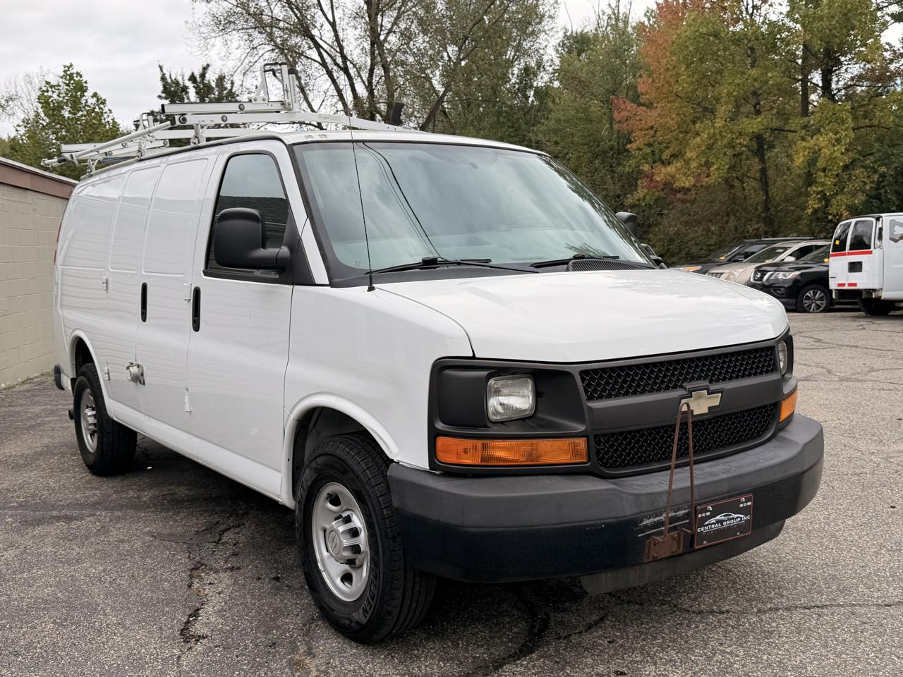 Chevrolet Express Cargo Van RWD 3500 135" 2013