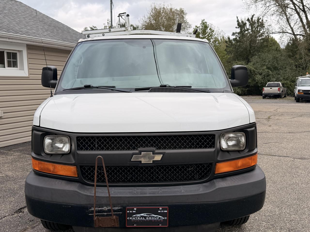 Chevrolet Express Cargo Van RWD 3500 135" 2013