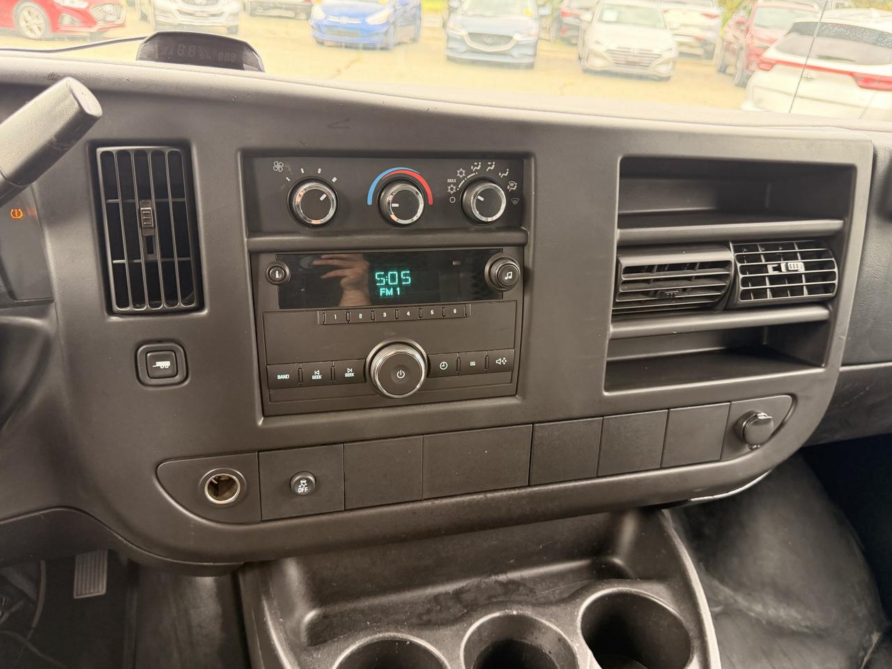 Chevrolet Express Cargo Van RWD 3500 135" 2013