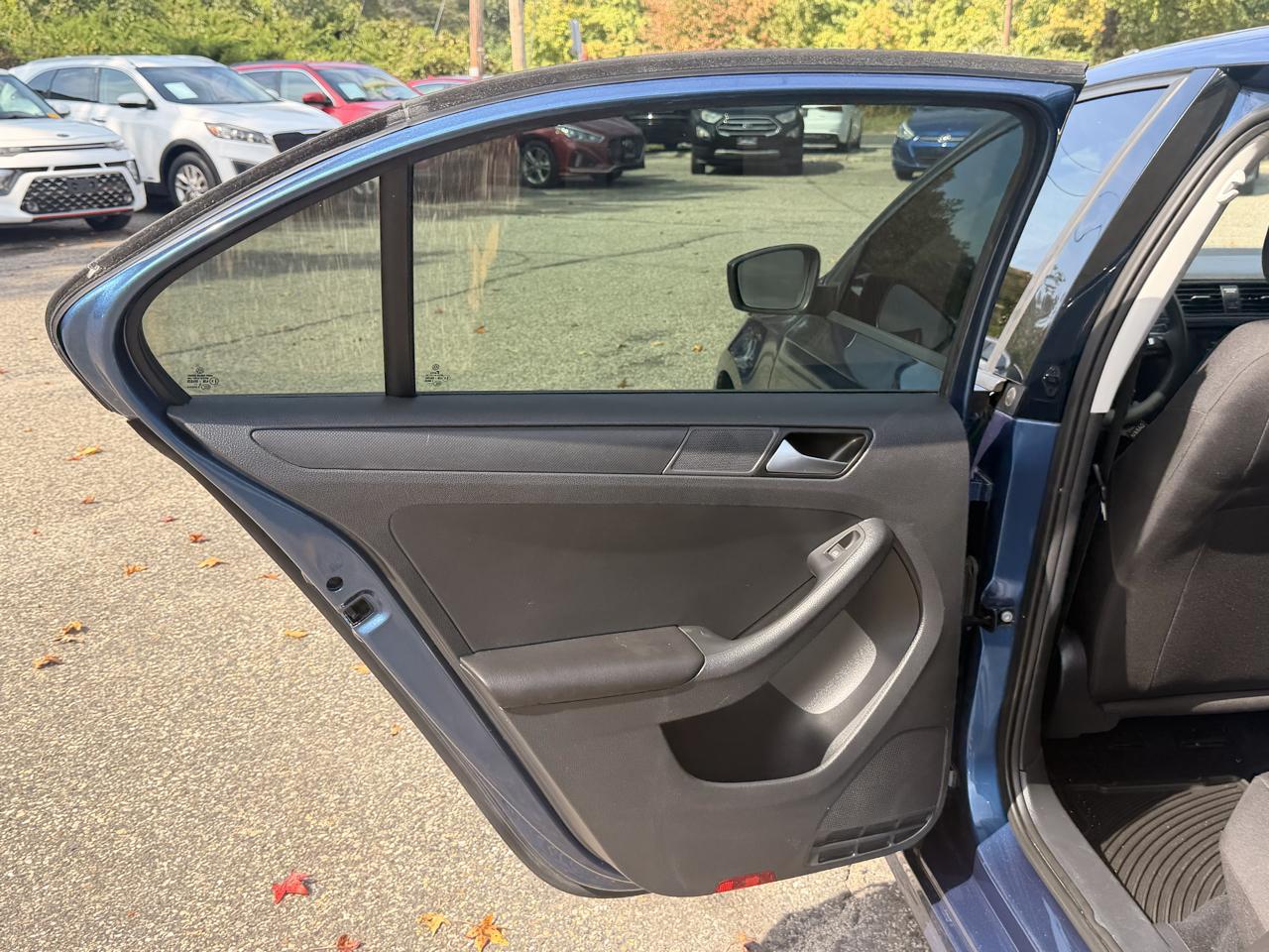 Volkswagen Jetta Sedan 4dr Man 1.4T S 2016