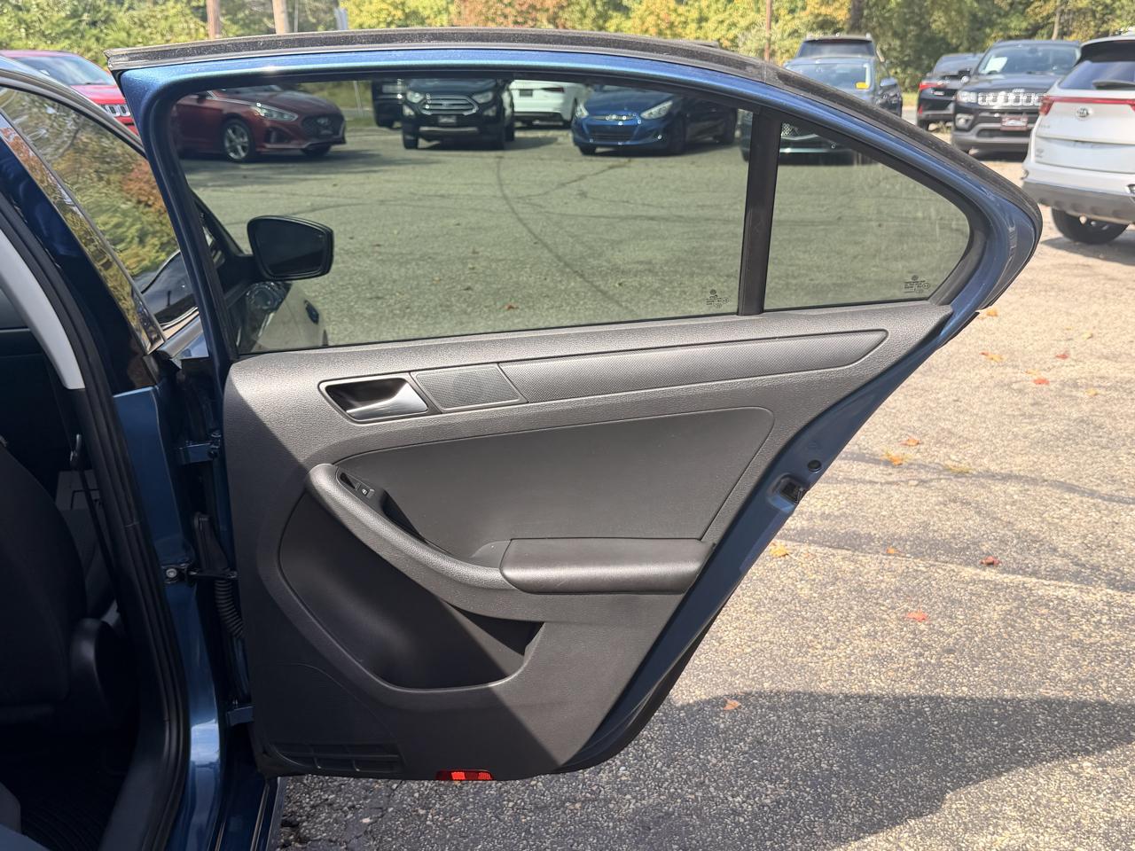 Volkswagen Jetta Sedan 4dr Man 1.4T S 2016