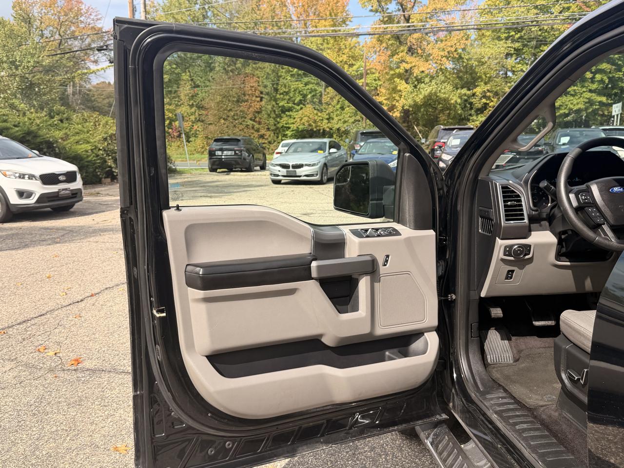 Ford F-150 4WD SuperCrew 145" XLT 2016