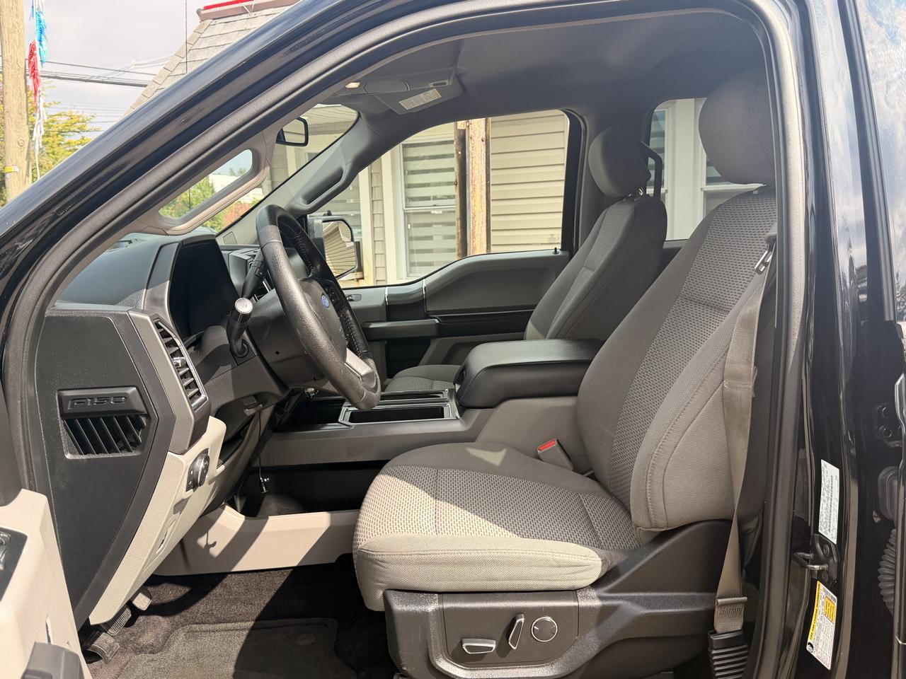 Ford F-150 4WD SuperCrew 145" XLT 2016