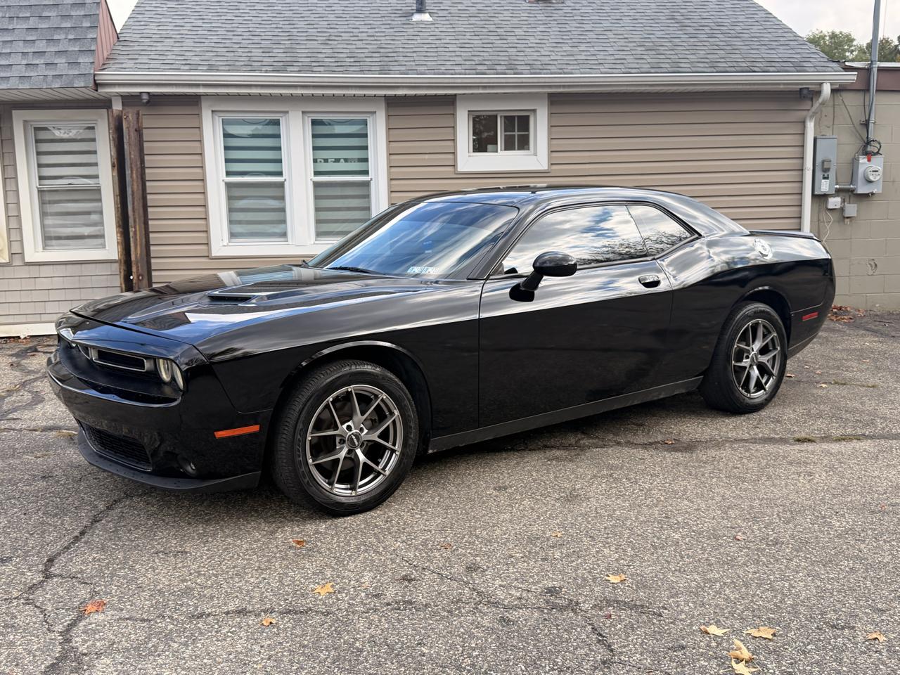 Dodge Challenger 2dr Cpe SXT 2016
