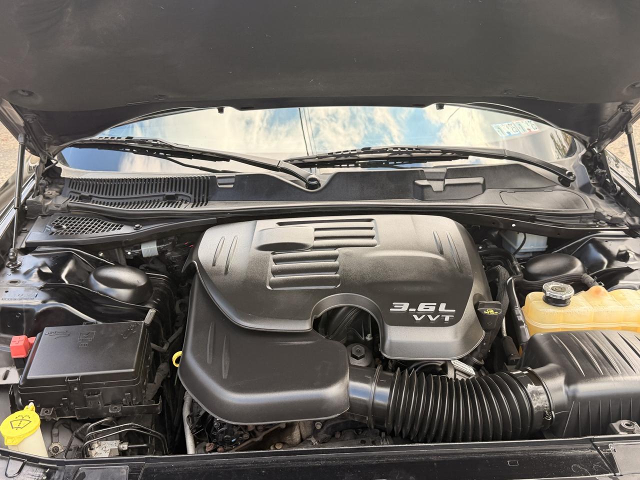 Dodge Challenger 2dr Cpe SXT 2016