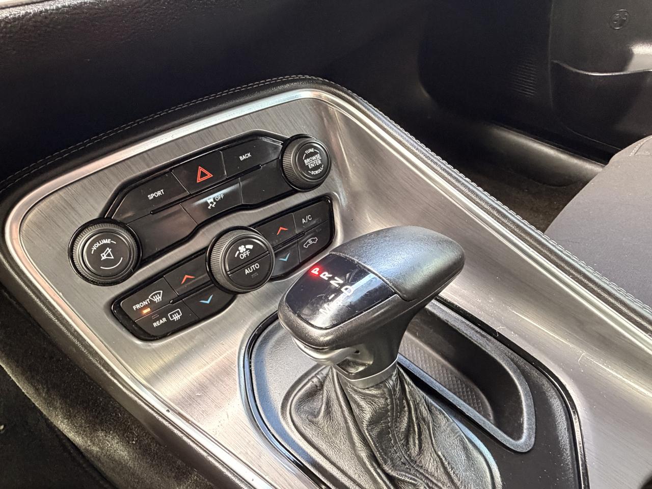 Dodge Challenger 2dr Cpe SXT 2016