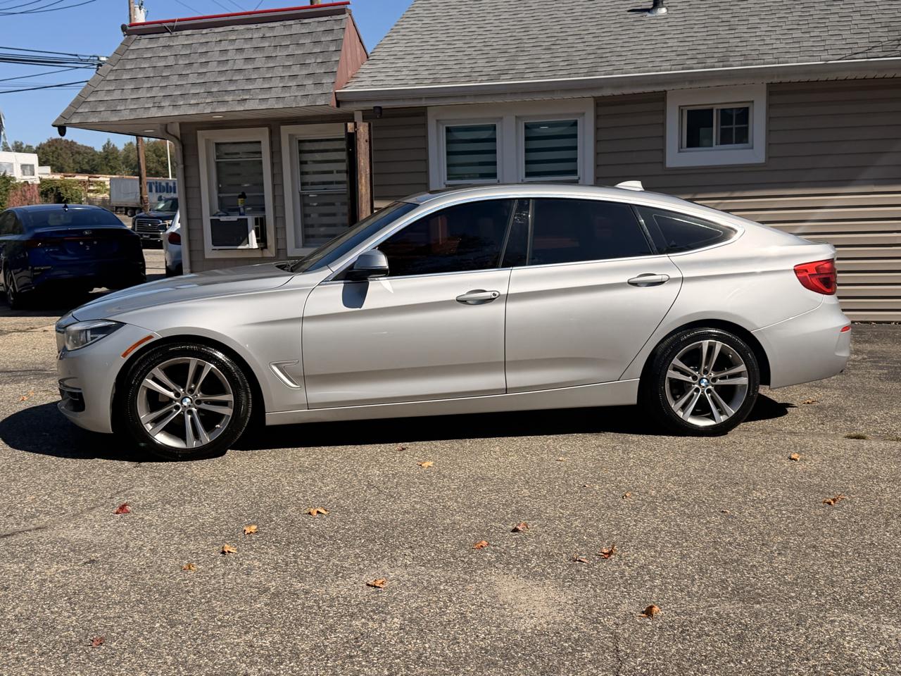 BMW 3 Series 330i xDrive Gran Turismo 2018