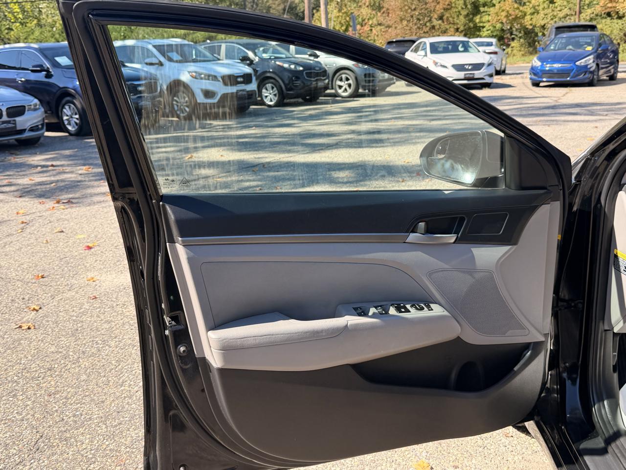 Hyundai Elantra SE 2.0L Auto (Alabama) 2017