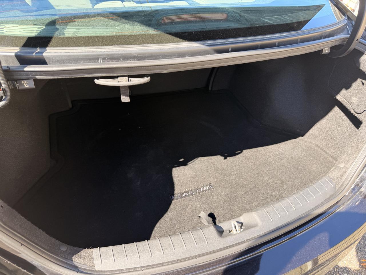 Hyundai Elantra SE 2.0L Auto (Alabama) 2017