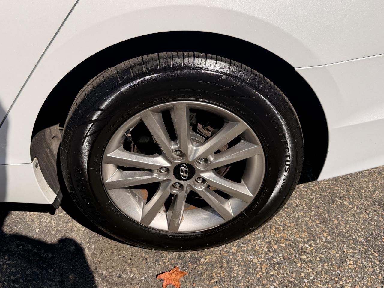 Hyundai Sonata 4dr Sdn 2.4L SE PZEV 2015