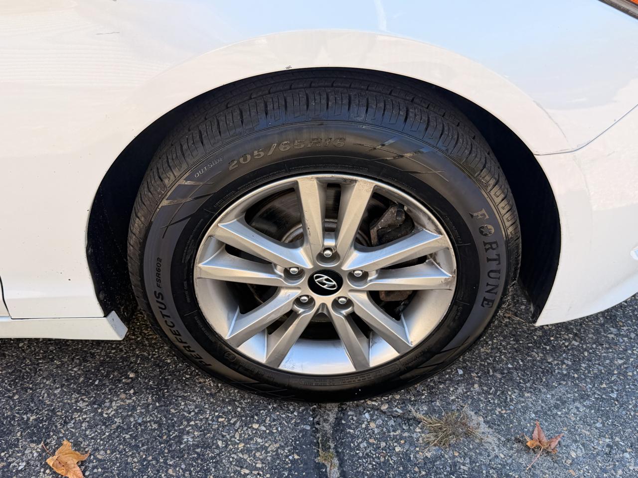 Hyundai Sonata 4dr Sdn 2.4L SE PZEV 2015