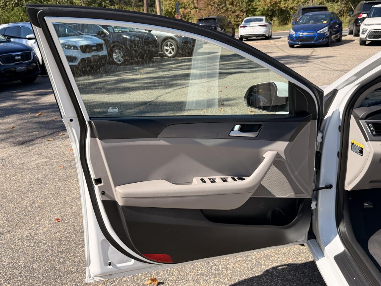 Hyundai Sonata 4dr Sdn 2.4L SE PZEV 2015