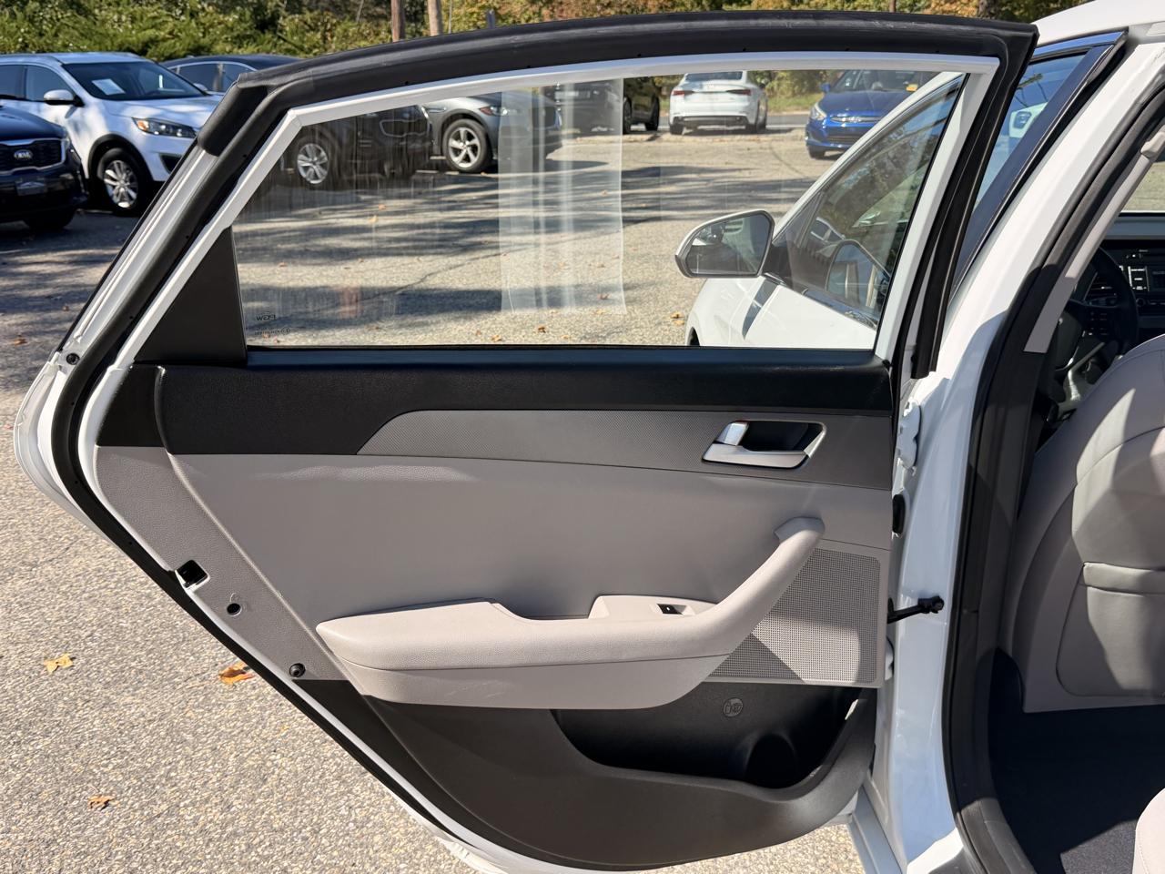 Hyundai Sonata 4dr Sdn 2.4L SE PZEV 2015