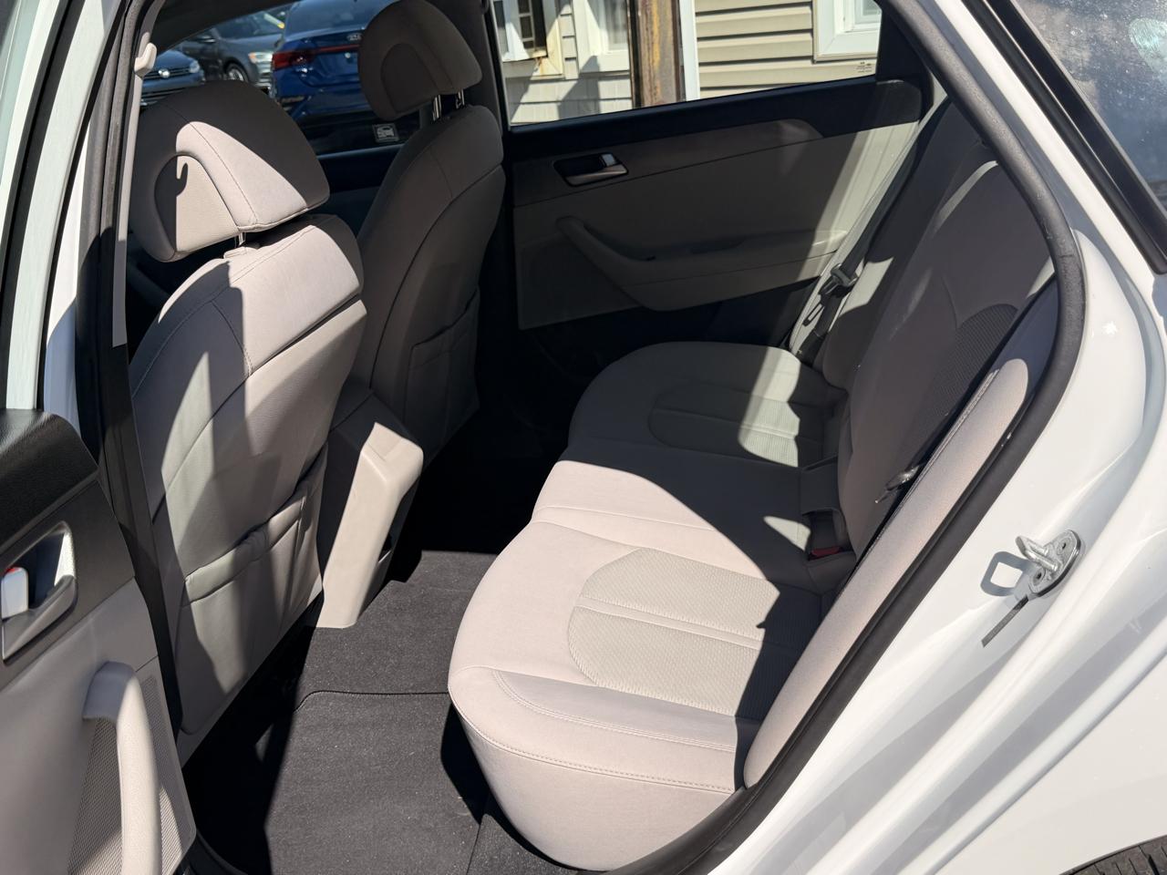 Hyundai Sonata 4dr Sdn 2.4L SE PZEV 2015