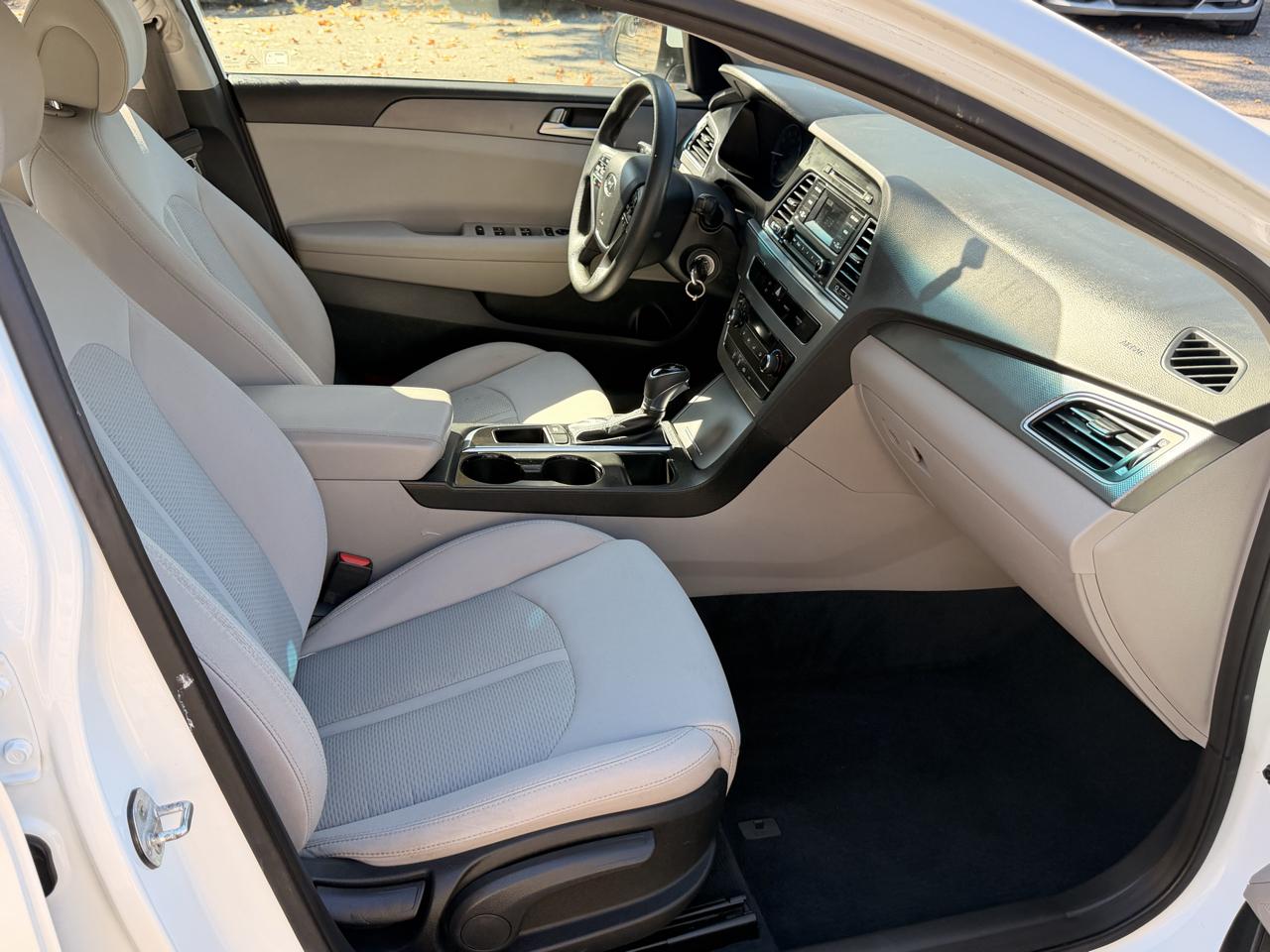 Hyundai Sonata 4dr Sdn 2.4L SE PZEV 2015