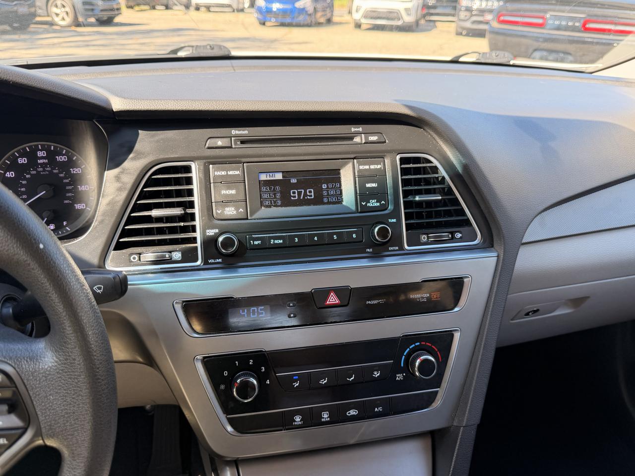 Hyundai Sonata 4dr Sdn 2.4L SE PZEV 2015