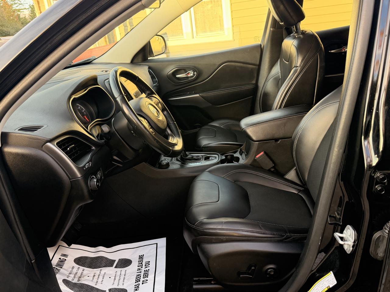 Jeep Cherokee Latitude Plus 4x4 2019