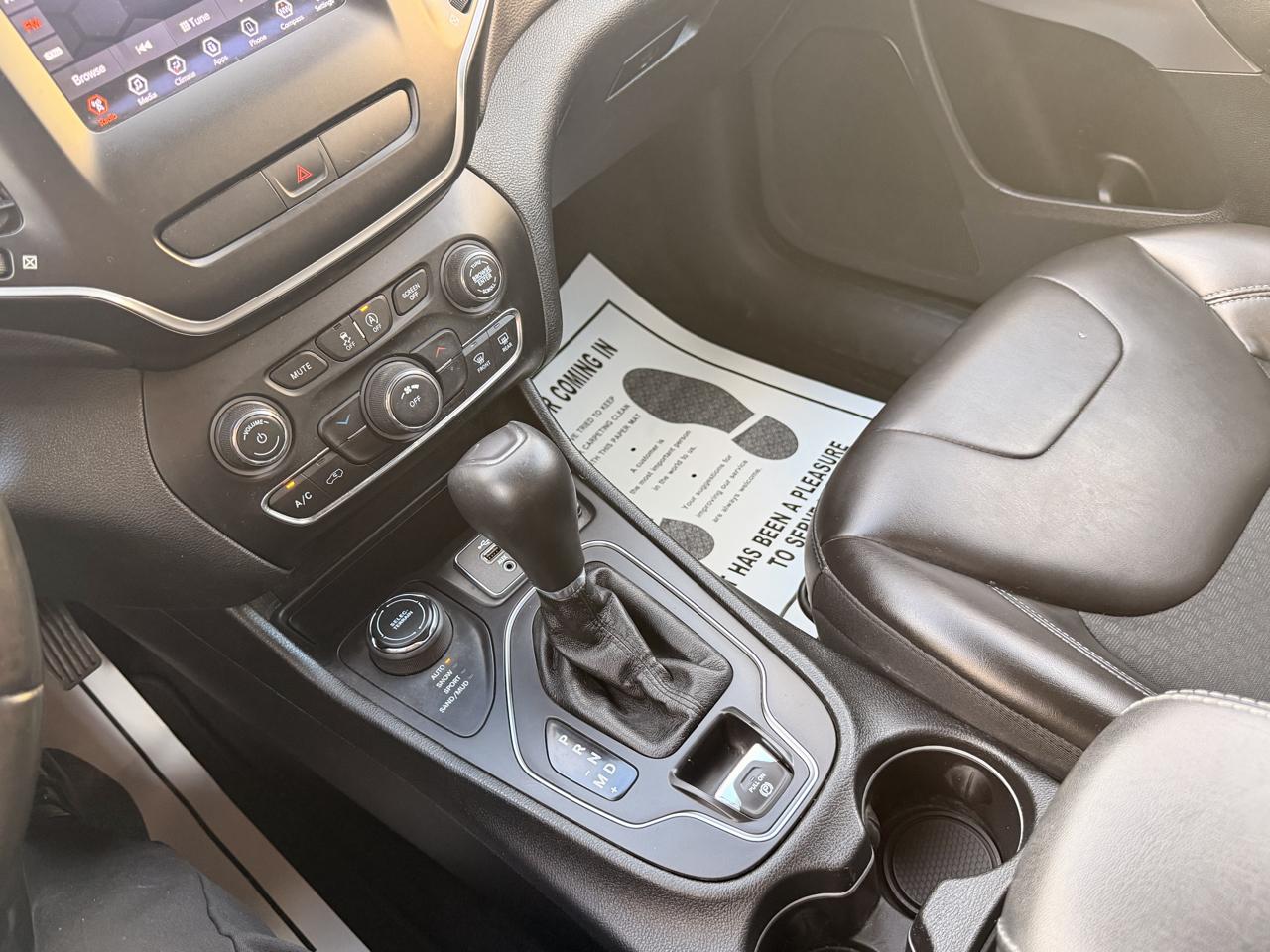 Jeep Cherokee Latitude Plus 4x4 2019
