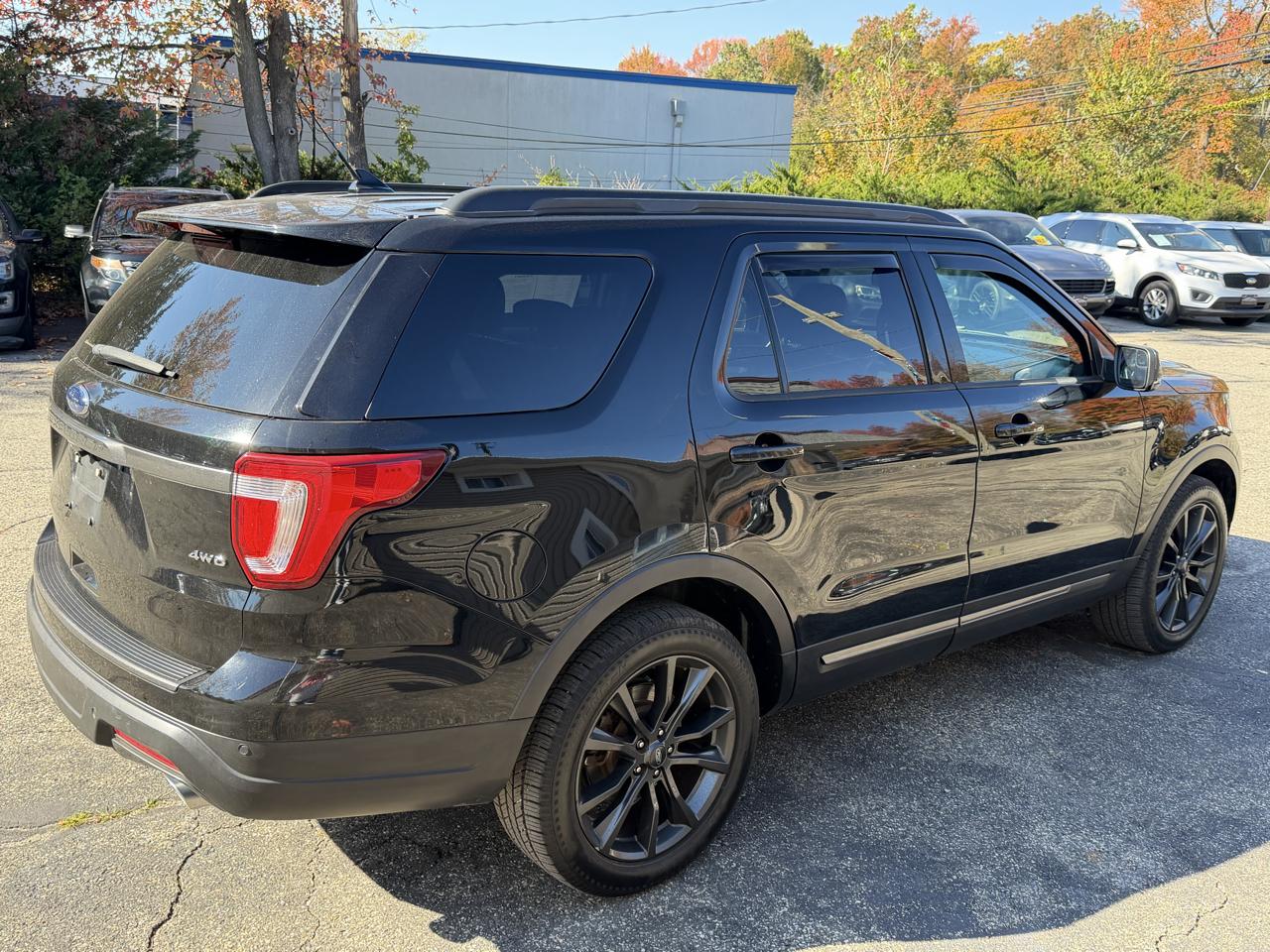 Ford Explorer 4dr 114" WB 4.0L XLT 4WD 2018