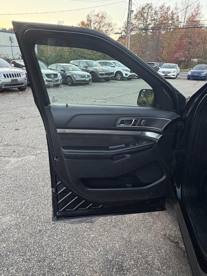 Ford Explorer 4dr 114" WB 4.0L XLT 4WD 2018