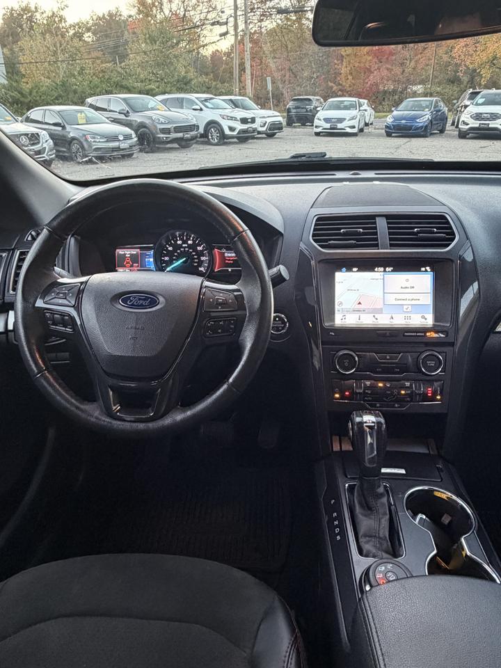 Ford Explorer 4dr 114" WB 4.0L XLT 4WD 2018