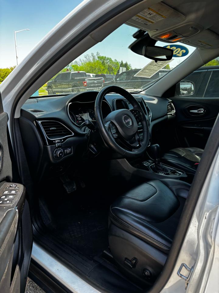 Jeep Cherokee Latitude Plus FWD 2021